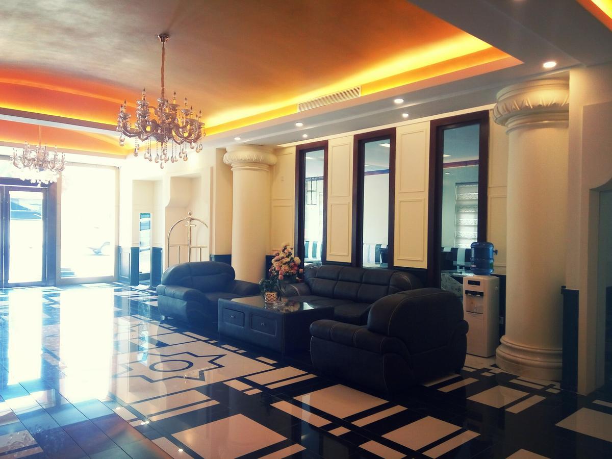 Royal Holiday Hotel Yangon Exterior foto