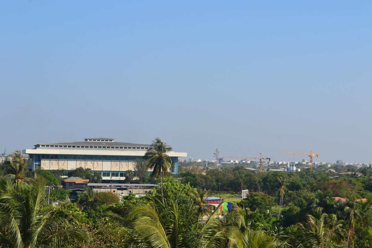 Royal Holiday Hotel Yangon Exterior foto