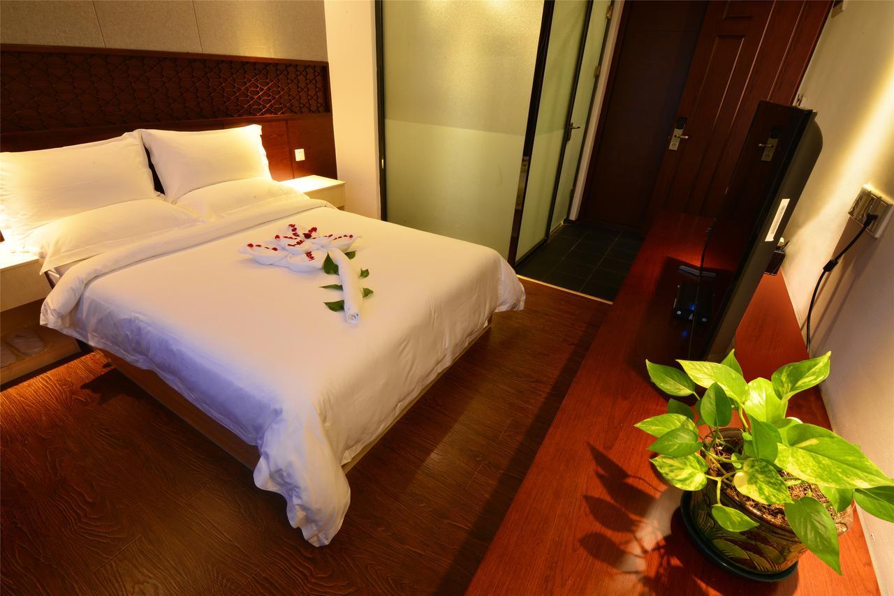Royal Holiday Hotel Yangon Exterior foto