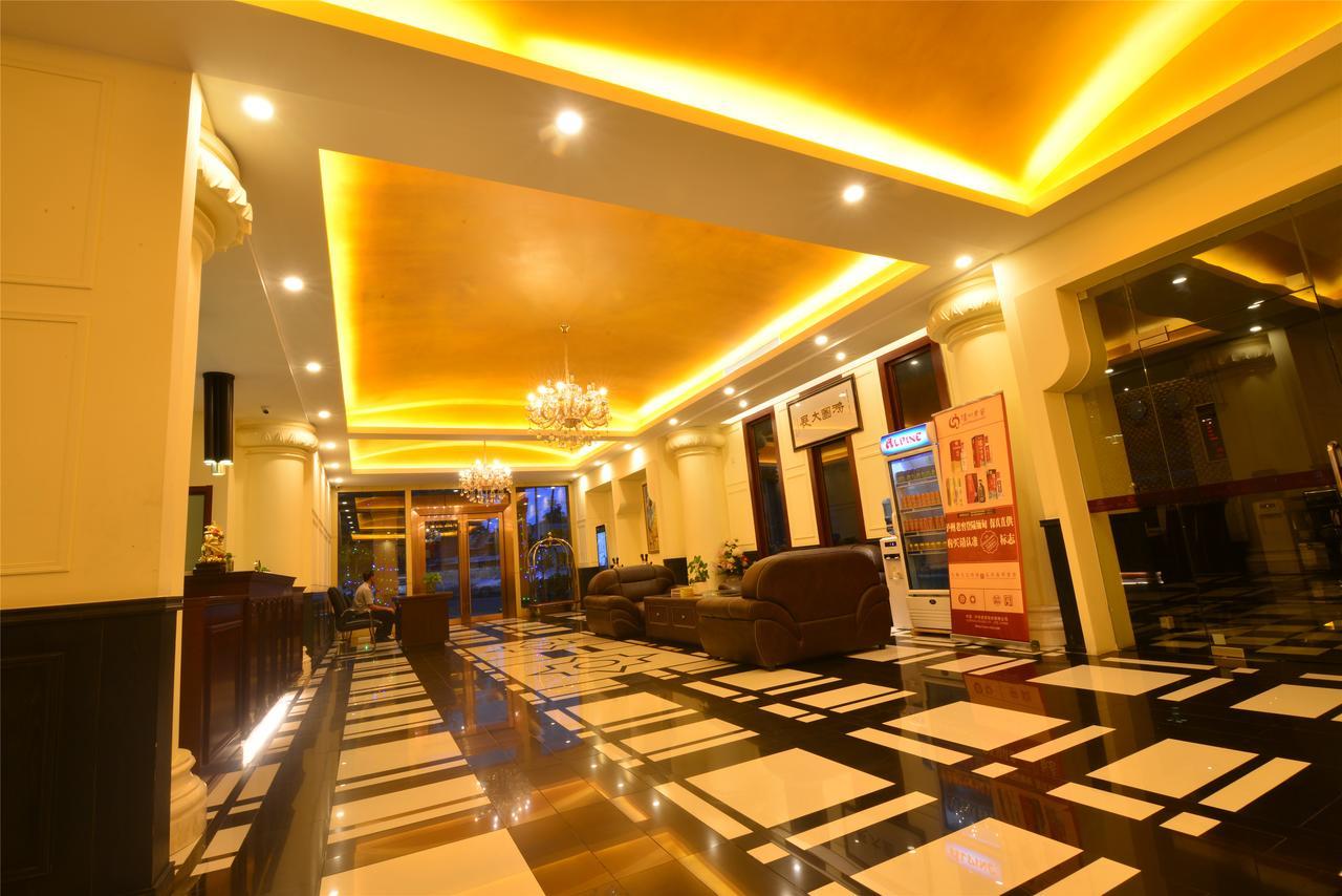 Royal Holiday Hotel Yangon Exterior foto